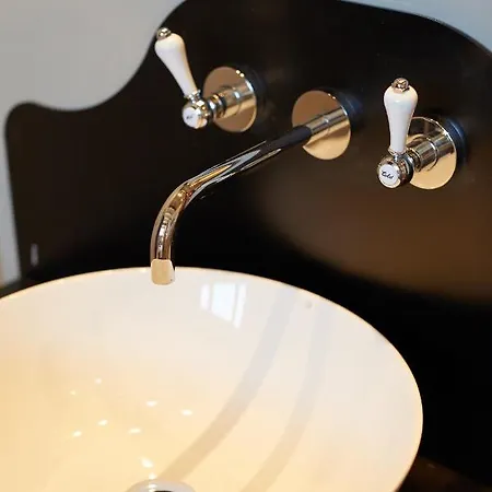 The Pinta Boutique Отель