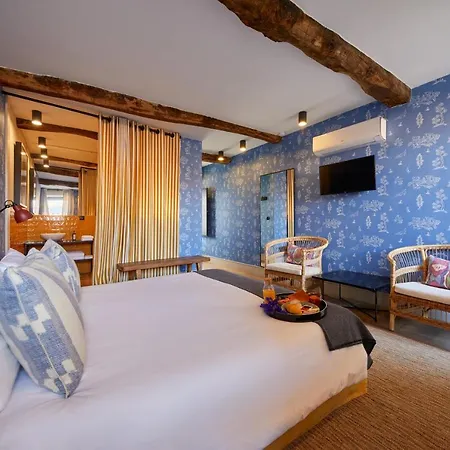 The Pinta Boutique Отель